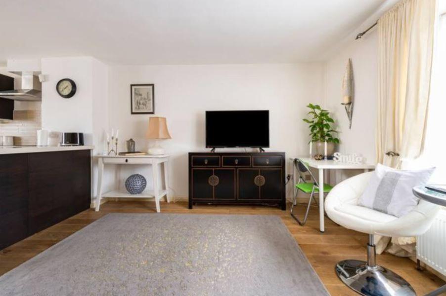 Super Central Beautiful Three Bedroom Londra Esterno foto